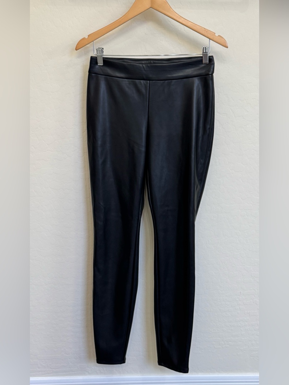 Bar III Black Faux Leather Leggings Pull-On Pants Slim Fit High Rise Medium